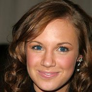 Danielle Savre, 37 (TV-Schauspielerin)