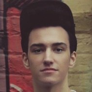 Danny Simm, 28 (Apresentador De Rádio)