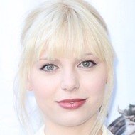 Dara Sisterhen, 29 (流行歌手)