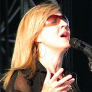 Darlene Zschech, 60 (摇滚歌手)
