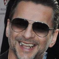 Dave Gahan, 61 (摇滚歌手)