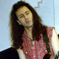 Dave Sharman, 55 (Nghệ sĩ guitar)