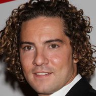 David Bisbal, 44 (流行歌手)