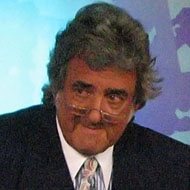 David Dickinson, 82 (Apresentador de programa de TV)