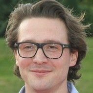 David Oakes, 40 (Acteur de télévision)