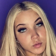 davin.carey, 21 (TikTok Star)