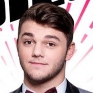 Dawson Coyle, 25 (Cantante pop)