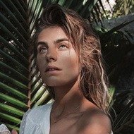 Debi Flugge, 32 (Blogger)