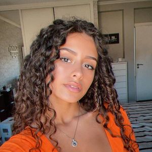 Débora Gomes, 22 (TikTok明星)