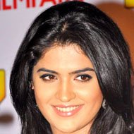 Deeksha Seth, 34 (电影女演员)