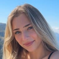 Delfinestal, 22 (TikTok明星)