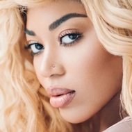 Dencia, 31 (Chanteuse pop)