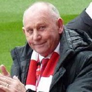 Denis Smith, 77 (足球运动员)