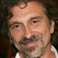 Dennis Boutsikaris, 72 (Acteur de cinéma)