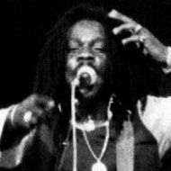 Dennis Brown (1957 - 1999) (Певец регги)