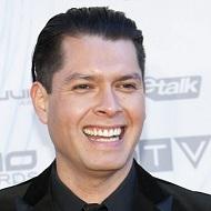 Derek Miller, 49 (蓝调歌手)