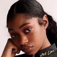 Destiny Briona, 27 (R＆B歌手)