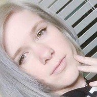 Devin Elle Kurtz, 28 (插画家)