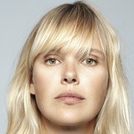 Dewi Driegen, 43 (Model)