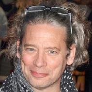 Dexter Fletcher, 58 (Ator de TV)
