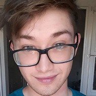 Dezel97, 28 (YouTube Star)