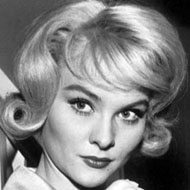 Diane McBain (1941 - 2022) (电视女演员)