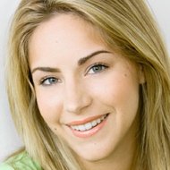 Dina Deleasa-Gonsar, 39 (Blogger)