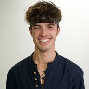 Donovan Haessy, 25 (Magician)