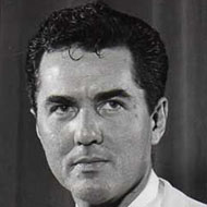 Douglass Watson (1921 - 1989) (电视演员)