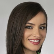 Dr. Daisy Sanchez MD, 30 (医生)