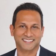 Dr. Tejas Patel, 49 (Médico)