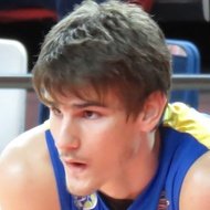 Dragan Bender, 27 (Người chơi bóng rổ)