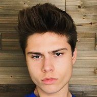 Drake Wolf, 25 (Instagram明星)