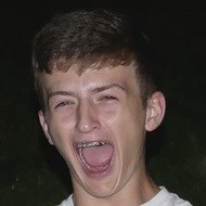 Drew Hawkins, 22 (Estrella de TikTok)