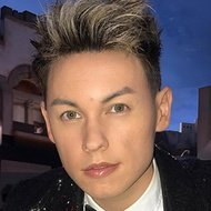 Drew Ryan Scott, 29 (Chanteuse pop)