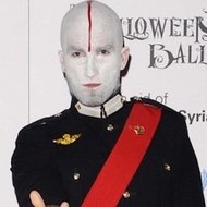 Drummond Money-Coutts, 39 (魔术师)