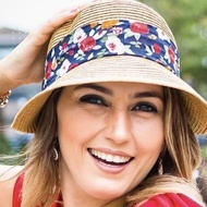 Dunia Oliveira, 39 (Blogger)