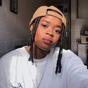 dxesi_, 27 (TikTok Star)