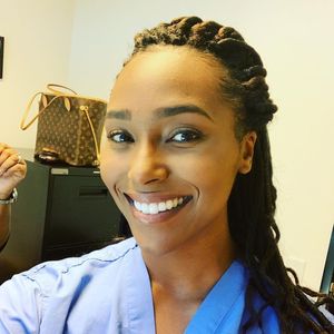 Ebonie Vincent, 39 (医生)