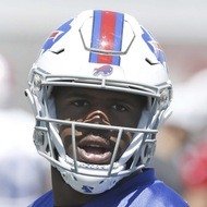 Ed Oliver, 26 (足球運動員)