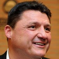 Ed Orgeron, 62 (足球教练)
