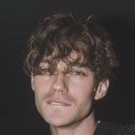 eduardbaka, 30 (TikTok Star)