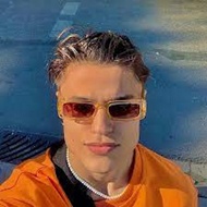 Efewissie, 22 (TikTok明星)