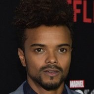 Eka Darville, 34 (Diễn viên truyền hình)
