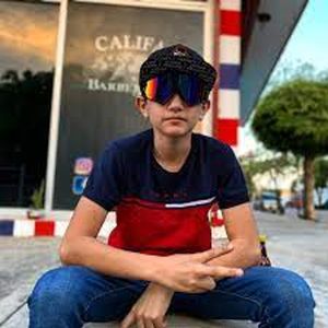 El Chore Salado, 19 (YouTube明星)