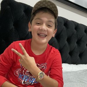 El Pilotito, 16 (Instagram明星)