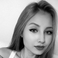 Elif Ay, 27 (YouTube Star)