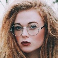 Elise Buch, 31 (YouTube Star)