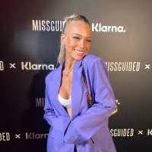 Ella Buffin, 23 (TikTok明星)