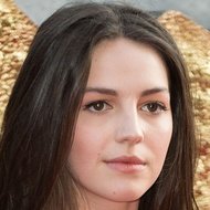 Ella Hunt, 28 (Attrice di film)